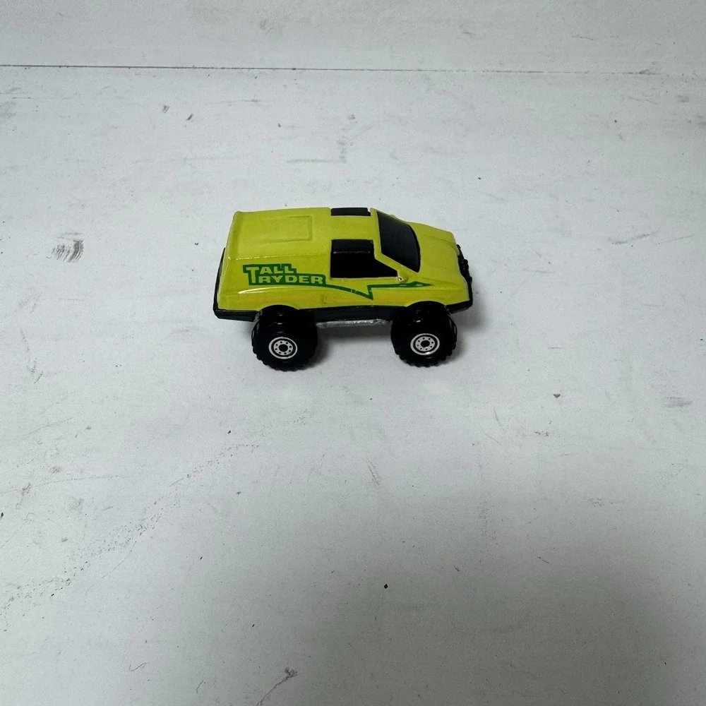 Vintage Hot Wheels 1984 Tall Ryder 4x4 Lime Green Truck
